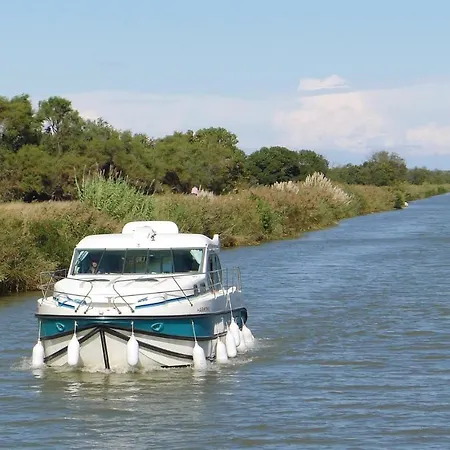 3 Bedroom In Feriehus Aigues-Mortes