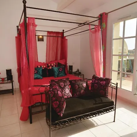 3 Bedroom In * Aigues-Mortes