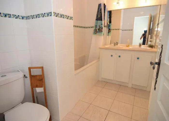 3 Bedroom In Aigues-Mortes