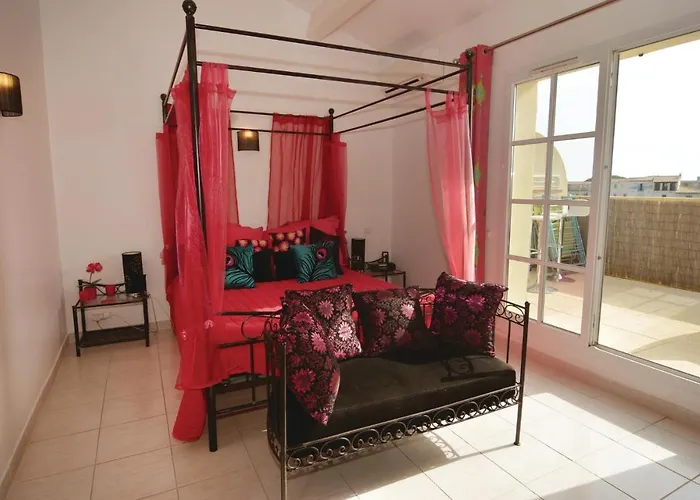 3 Bedroom In * Aigues-Mortes