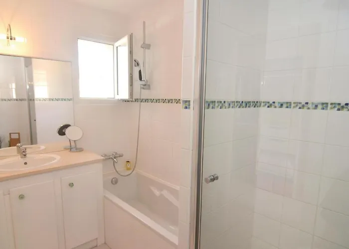 3 Bedroom In * Aigues-Mortes